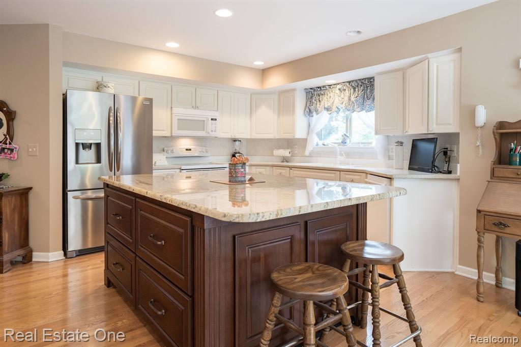 6894 LANCEWOOD, Shelby Twp, MI 48316 — Photo 17