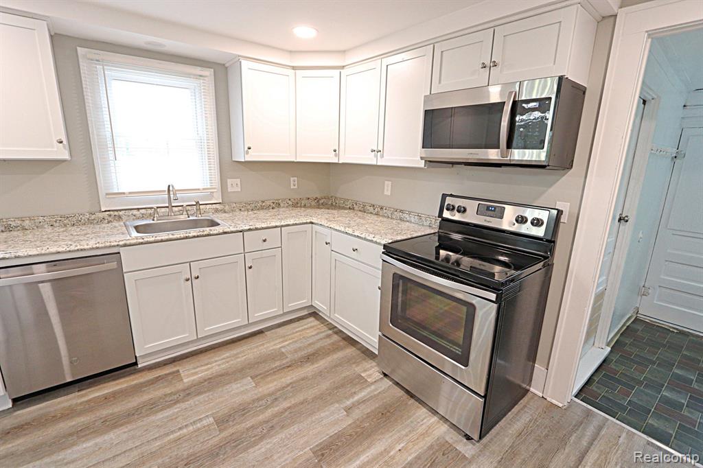 226 N SUMMIT Street, Ypsilanti, MI 48197 — Photo 7