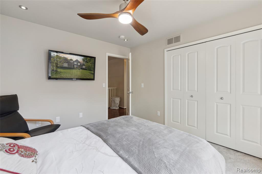 418 Greenan Lane, Lake Orion, MI 48362 — Photo 35