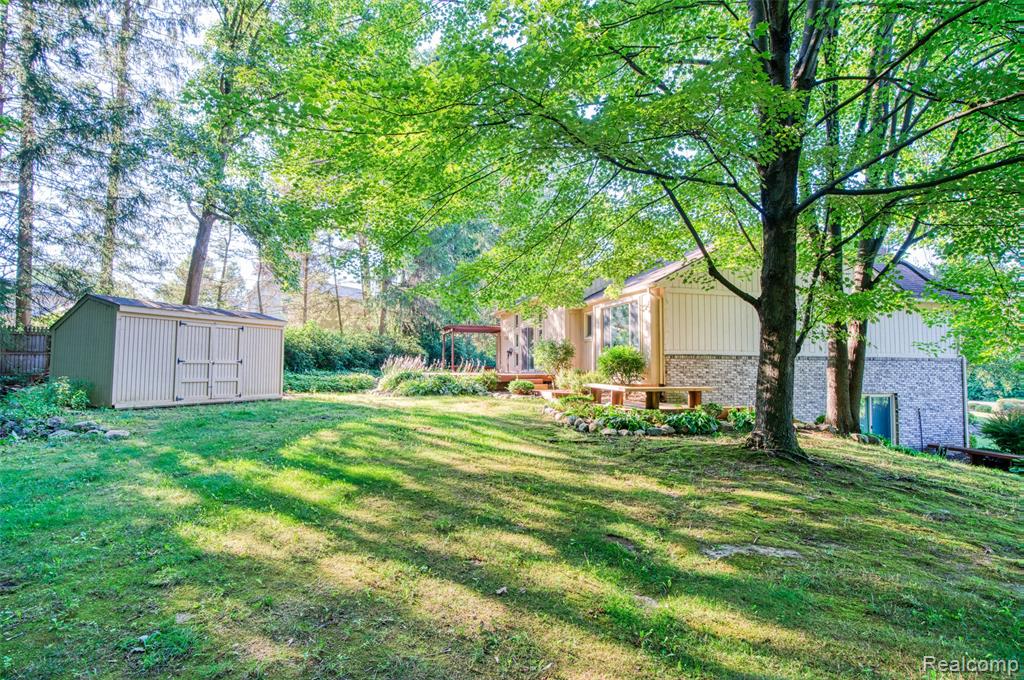 9516 Placid Way, Howell, MI 48843 — Photo 46