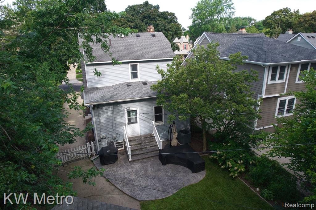 806 LOCKWOOD Road, Royal Oak, MI 48067 — Photo 36
