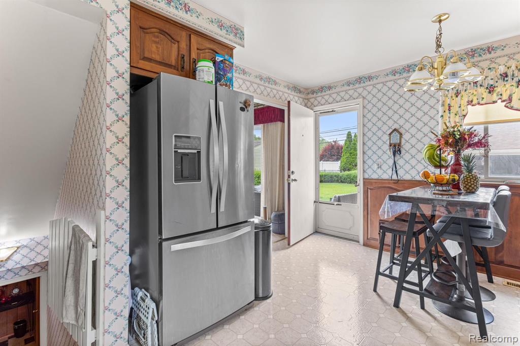 6125 ARDMORE, Dearborn Heights, MI 48127 — Photo 13