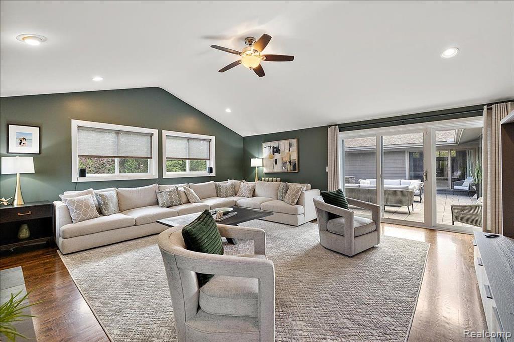 80 MAYWOOD Avenue, Bloomfield Hills, MI 48304 — Photo 15