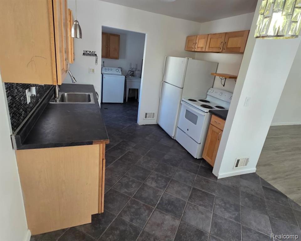 4937 Hazel Street, Dearborn Heights, MI 48125 — Photo 5