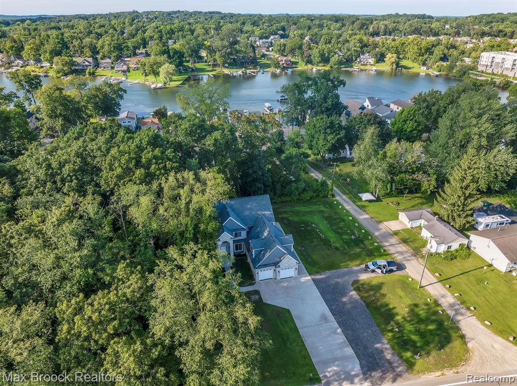 8330 COOLEY LAKE Road, Commerce Twp, MI 48382 — Photo 47