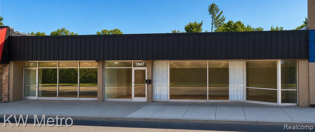 3947 12 MILE Road, Berkley, MI 48072