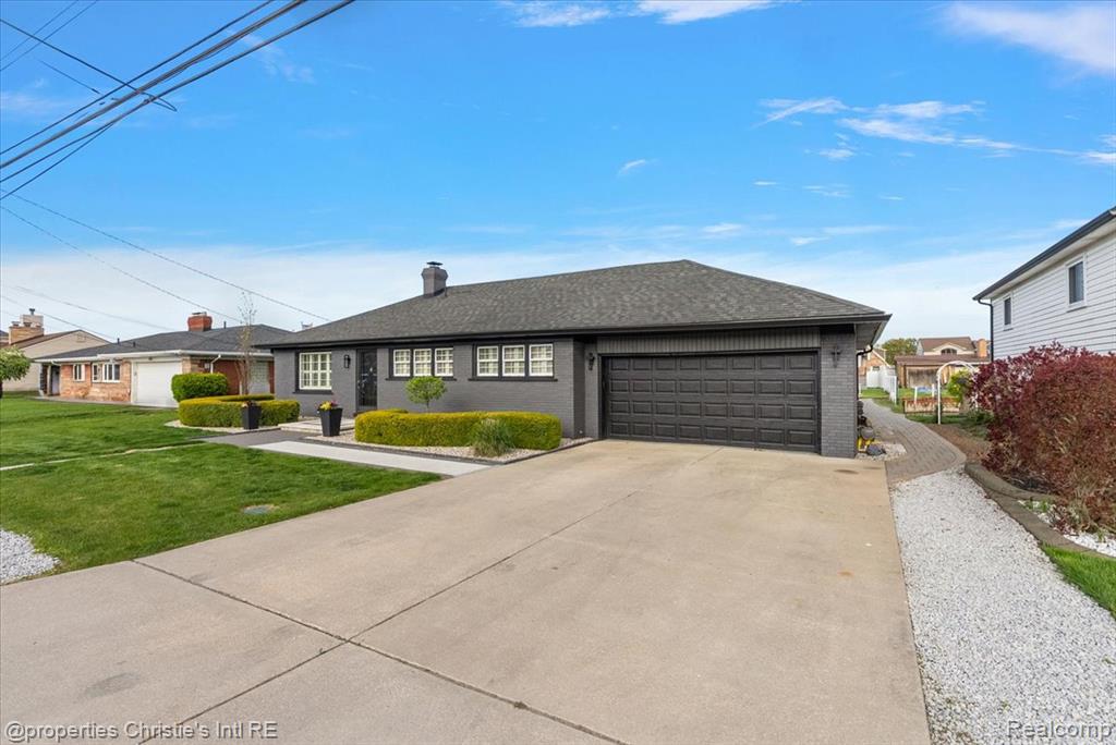 37912 Pointe Rosa Street, Harrison Township, MI — Photo 3