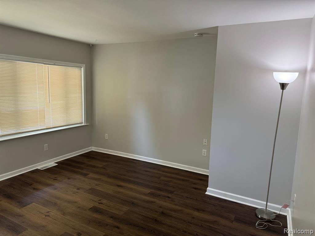 5657 CORNELL Street, Dearborn Heights, MI 48125 — Photo 6
