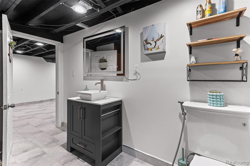 28466 Balmoral Street, Garden City, MI — Photo 25