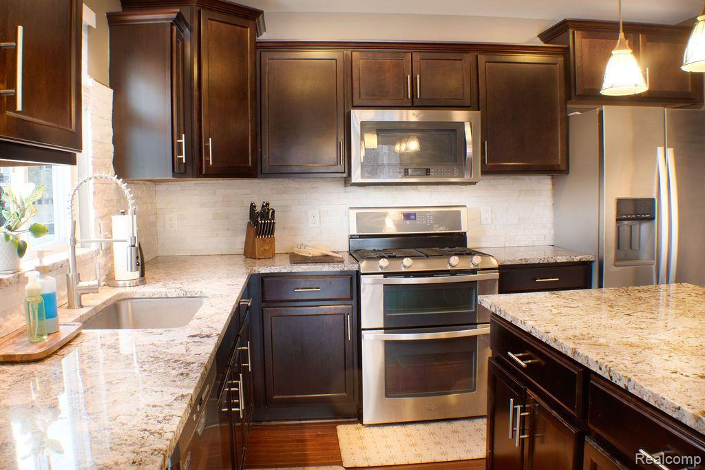 37415 THERESA Lane, New Boston, MI 48164 — Photo 17