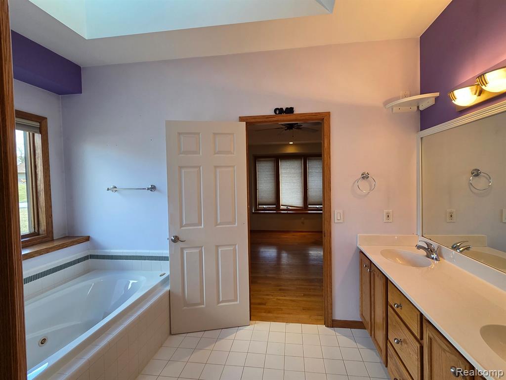 4453 CREEKVIEW Drive, Howell, MI 48843 — Photo 13