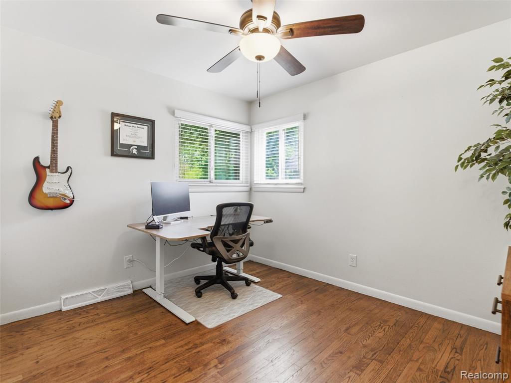 6053 Van Syckle Avenue, Waterford, MI 48329 — Photo 17