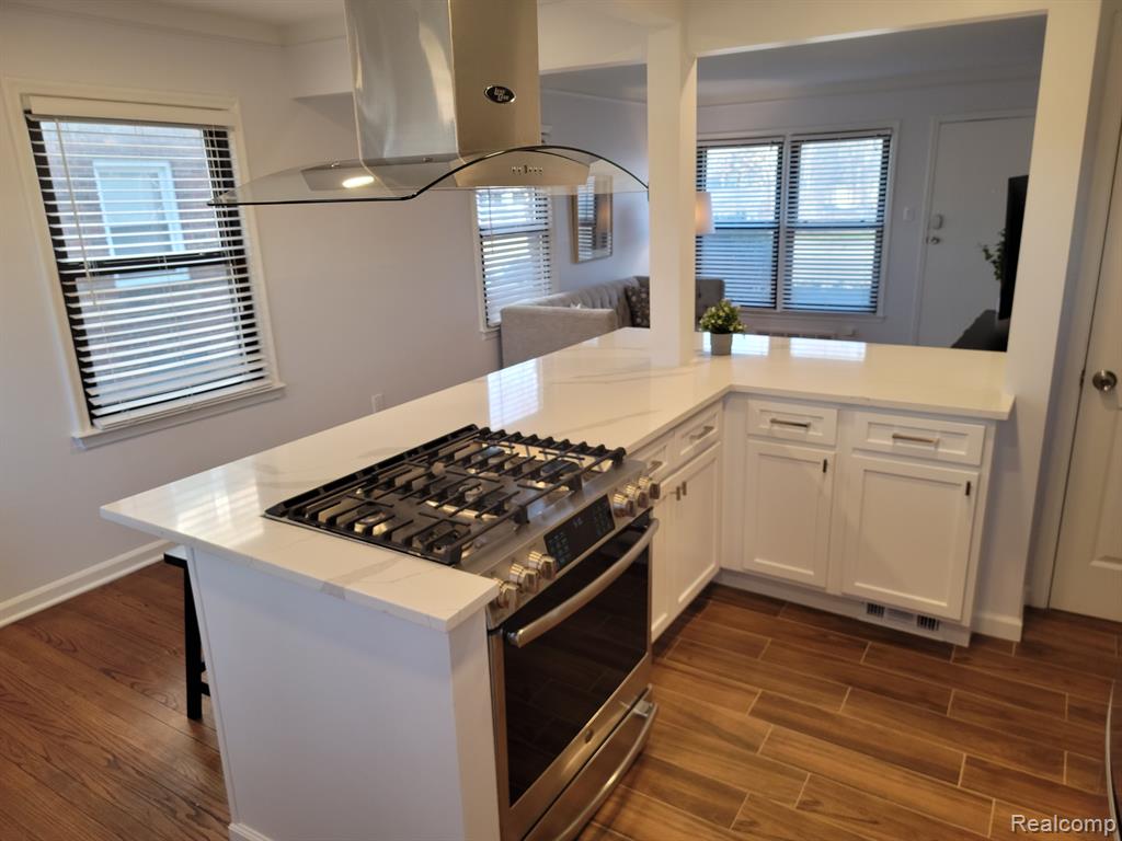 614 E 13 MILE Road, Royal Oak, MI 48073 — Photo 11
