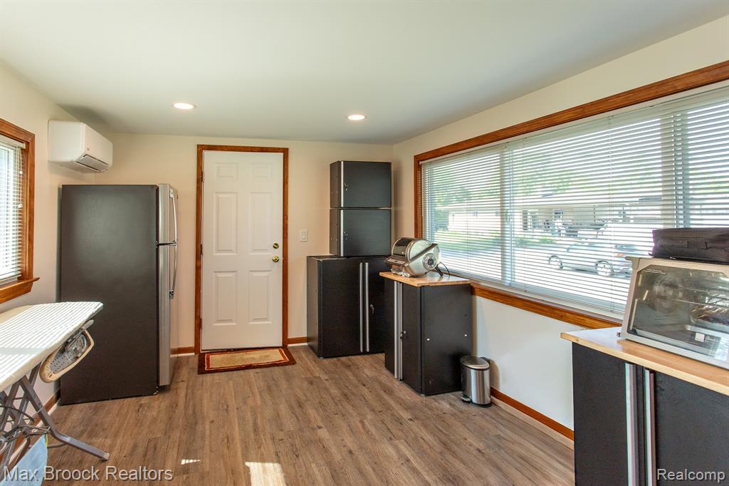 14271 Lincoln Street, Oak Park, MI 48237 — Photo 40