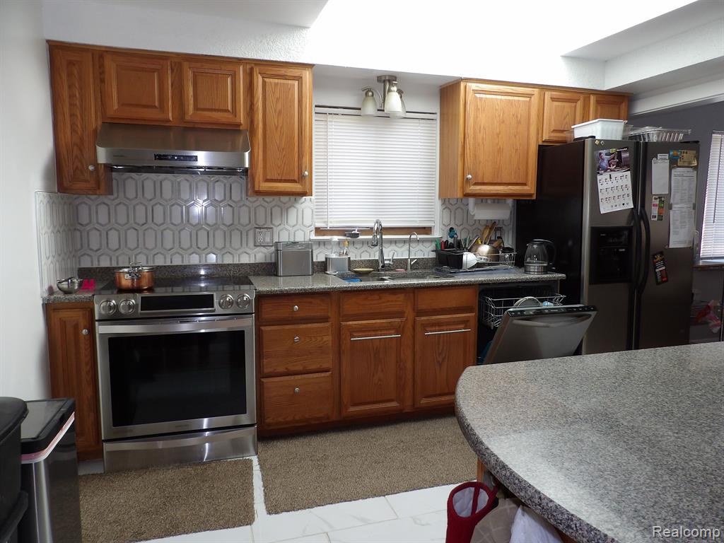 7315 COLONY Drive, West Bloomfield, MI 48323 — Photo 5