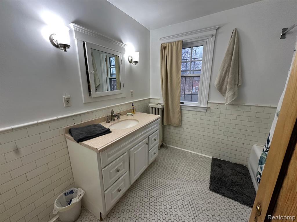 677 ATKINSON Street, Detroit, MI 48202 — Photo 15