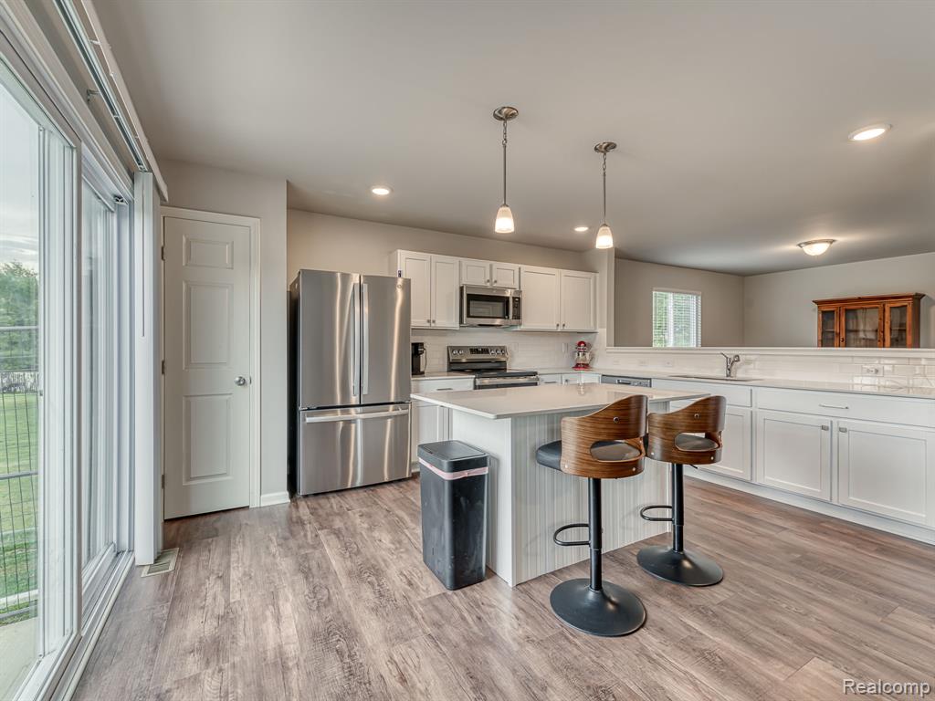 410 Settlers Cove, Tecumseh, MI 49286 — Photo 2