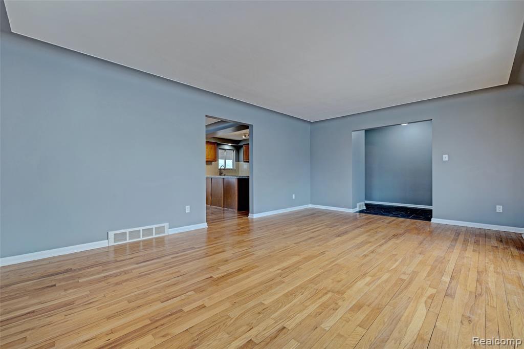 5936 Warbler Drive, Clarkston, MI — Photo 9