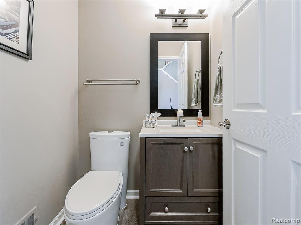 2517 Pine Drive, Wixom, MI 48393 — Photo 16