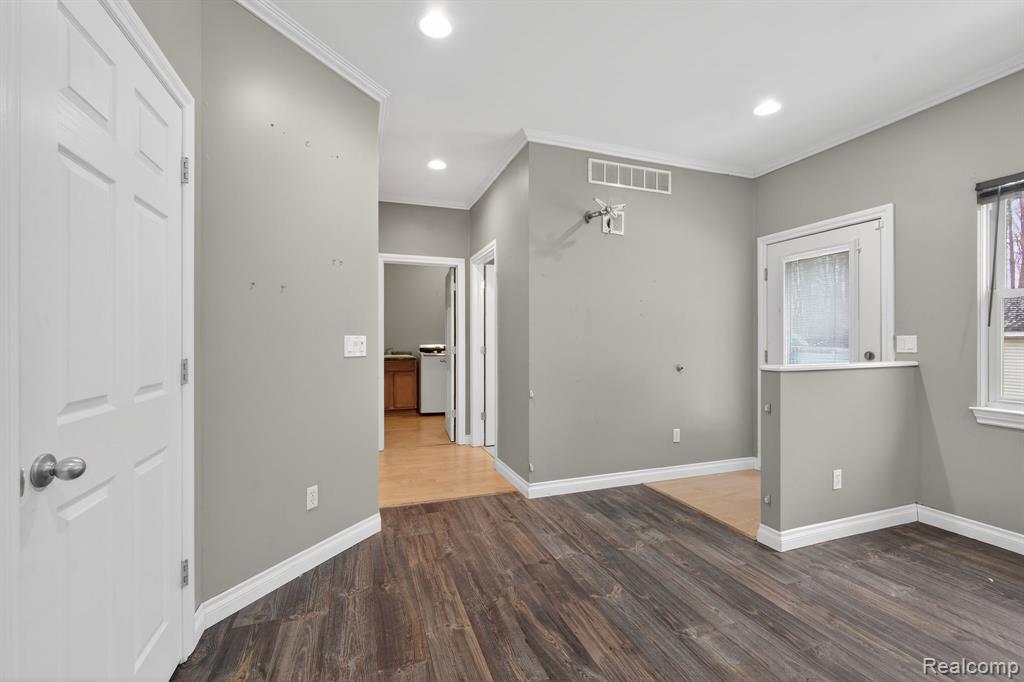 9399 Oakdale Street, Clay, MI 48001 — Photo 6