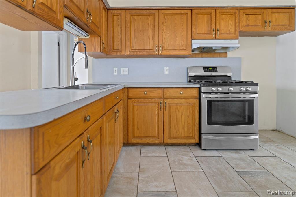 6039 N Silvery Lane, Dearborn Heights, MI 48127 — Photo 5