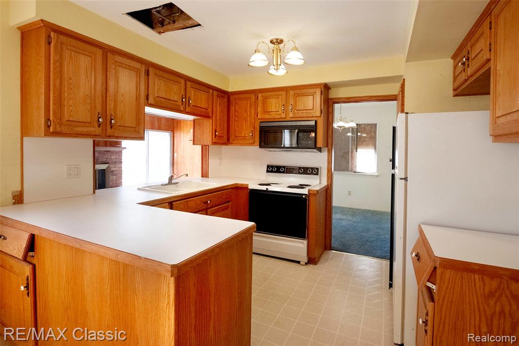 16083 Kirkshire Avenue, Beverly Hills, MI 48025 — Photo 7
