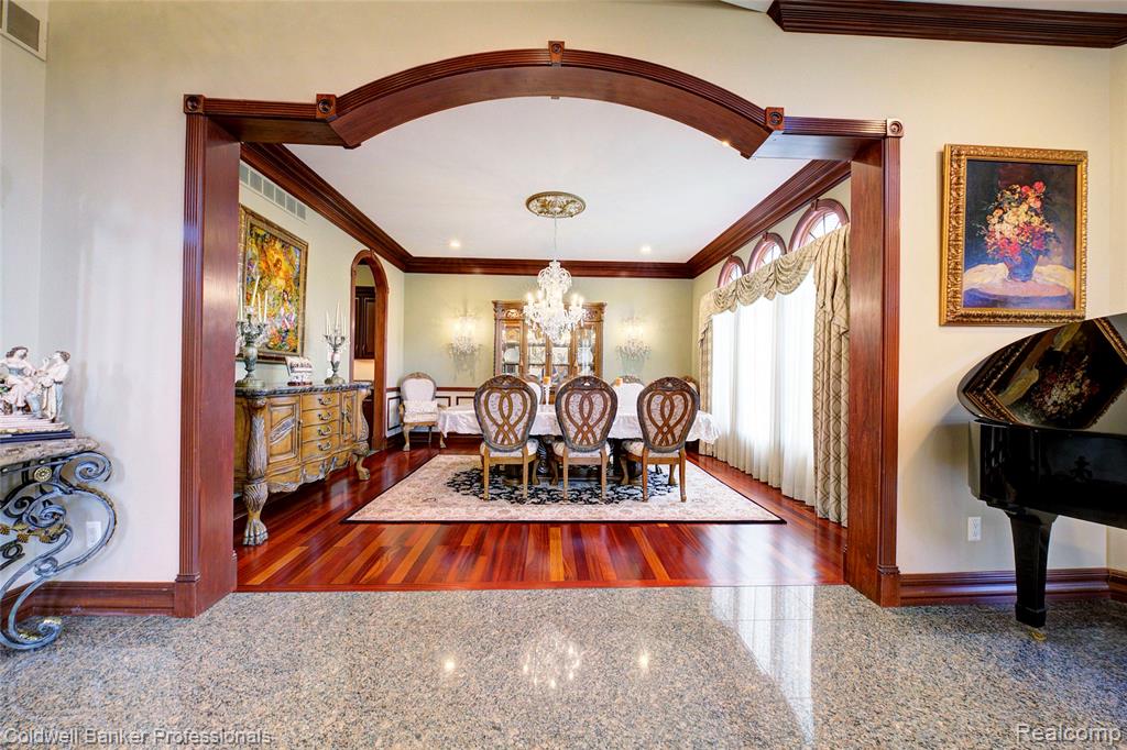 4546 Forest Edge Lane, West Bloomfield, MI 48323 — Photo 34