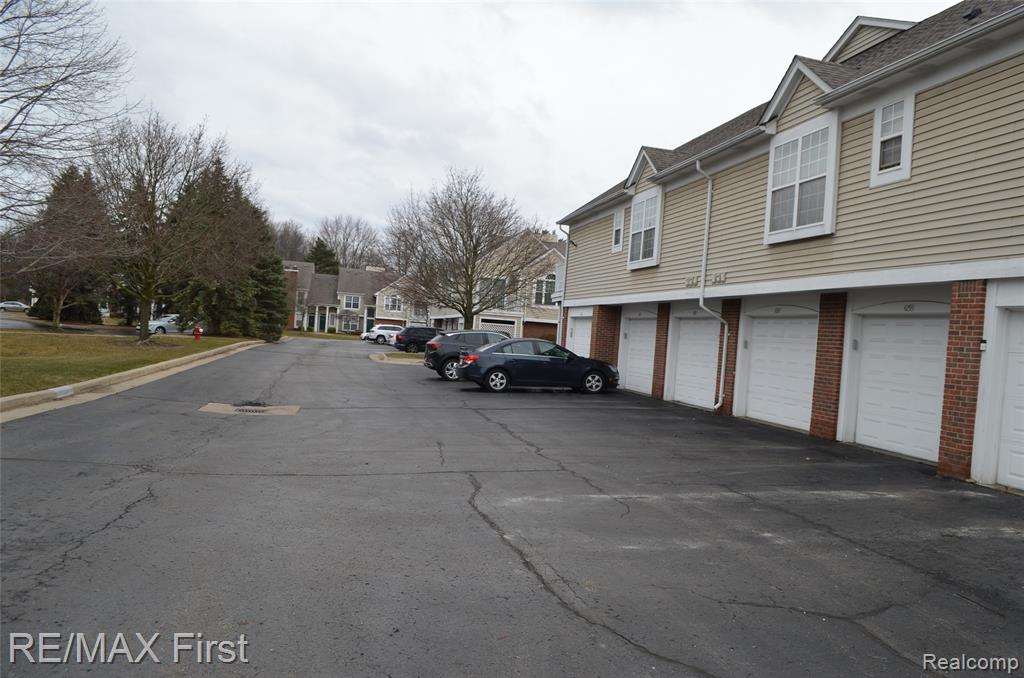 4287 Berkshire Drive, Sterling Heights, MI 48314 — Photo 26