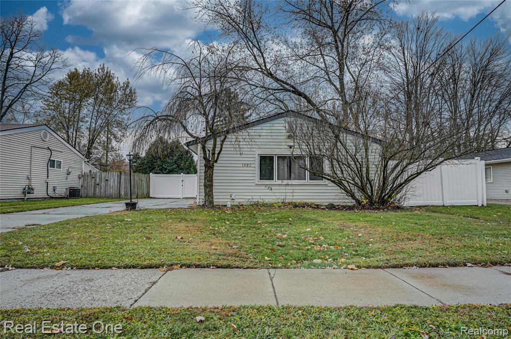 1592 Mollie Street, Ypsilanti, MI 48198 — Photo 2