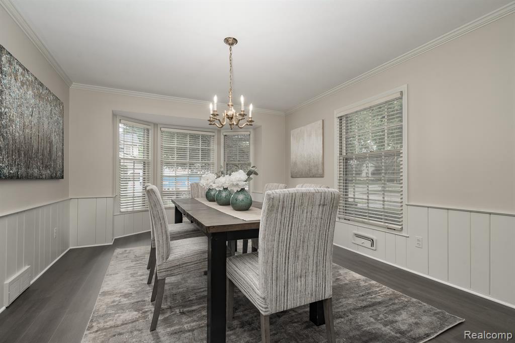 555 N GLENGARRY Road, Bloomfield Hills, MI 48301 — Photo 7