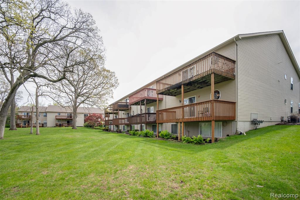 5026 Harbor Oak Drive, Waterford, MI 48329 — Photo 24