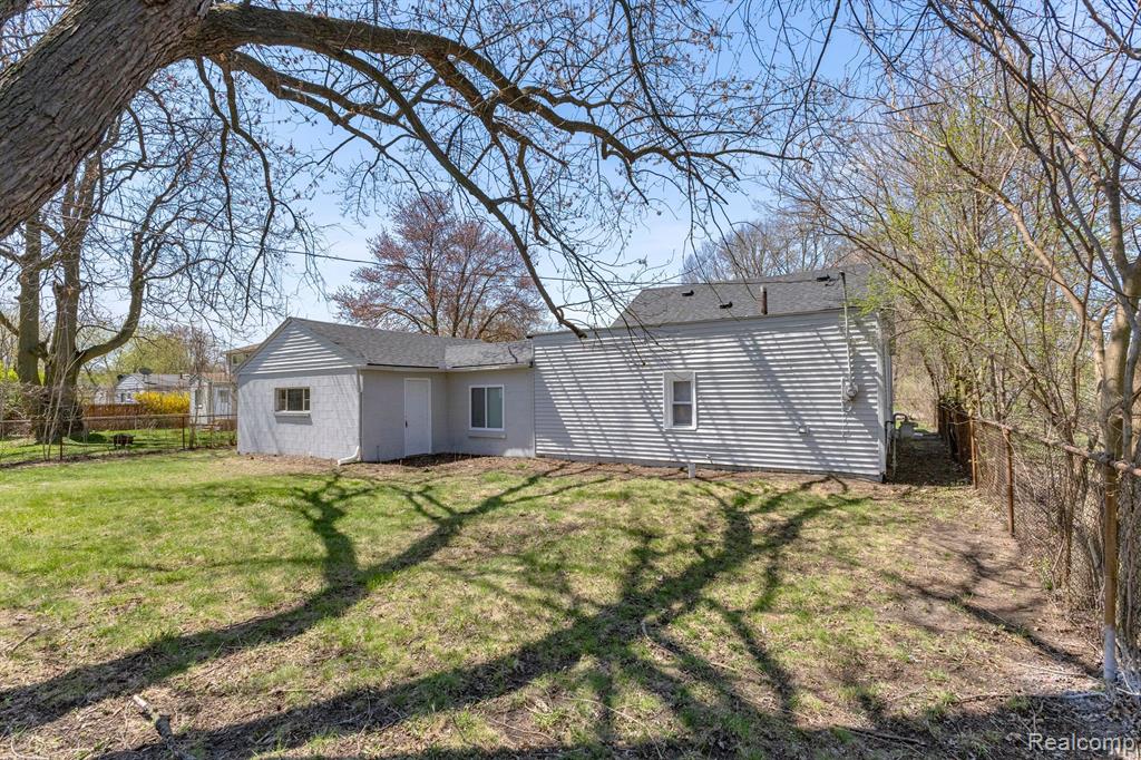 6815 WILKIE Street, Taylor, MI — Photo 24