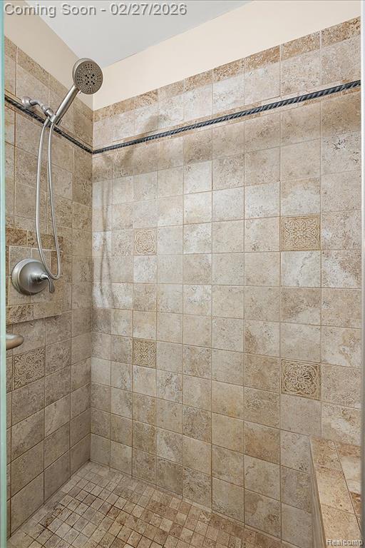 6885 Aeroview Street, West Bloomfield, MI 48324 — Photo 24