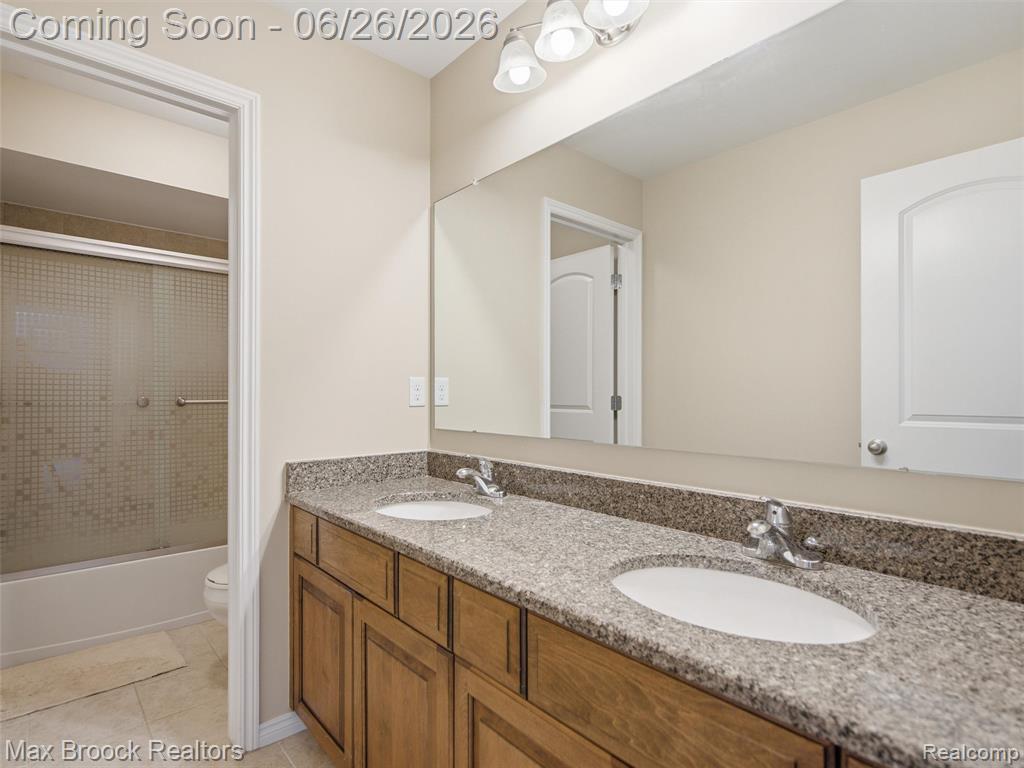 583 Birchcrest Court, Oakland, MI — Photo 44