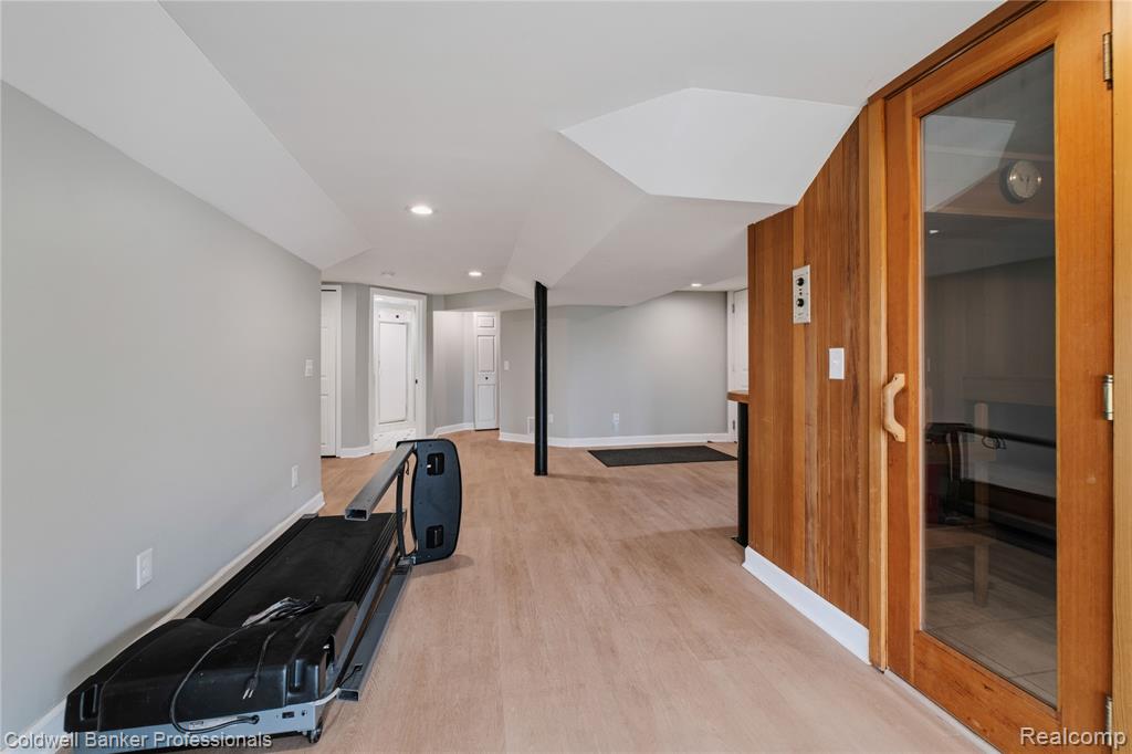 4015 Green Lake Road, West Bloomfield, MI 48324 — Photo 32