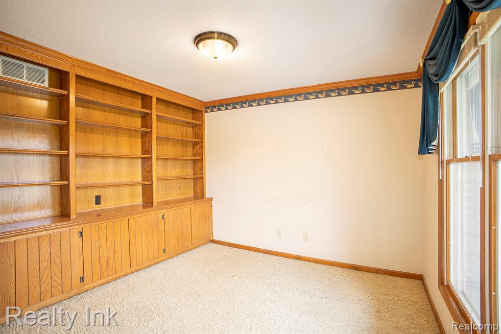 5868 Buttonwood Drive, Haslett, MI 48840 — Photo 6