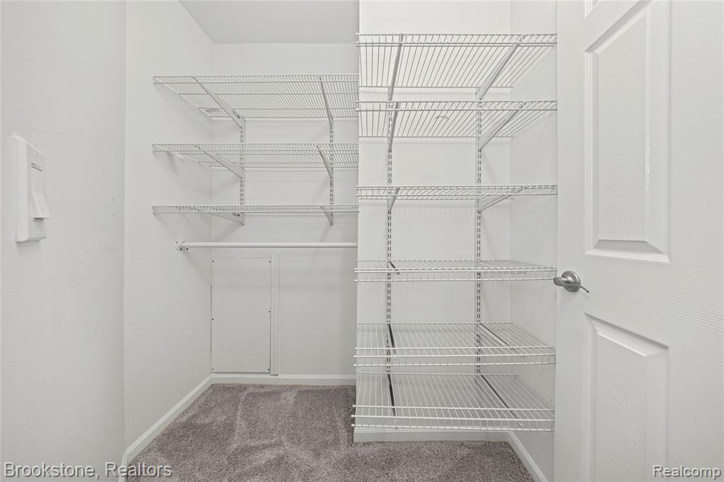 510 Woodland Hills Drive, Walled Lake, MI 48390 — Photo 35