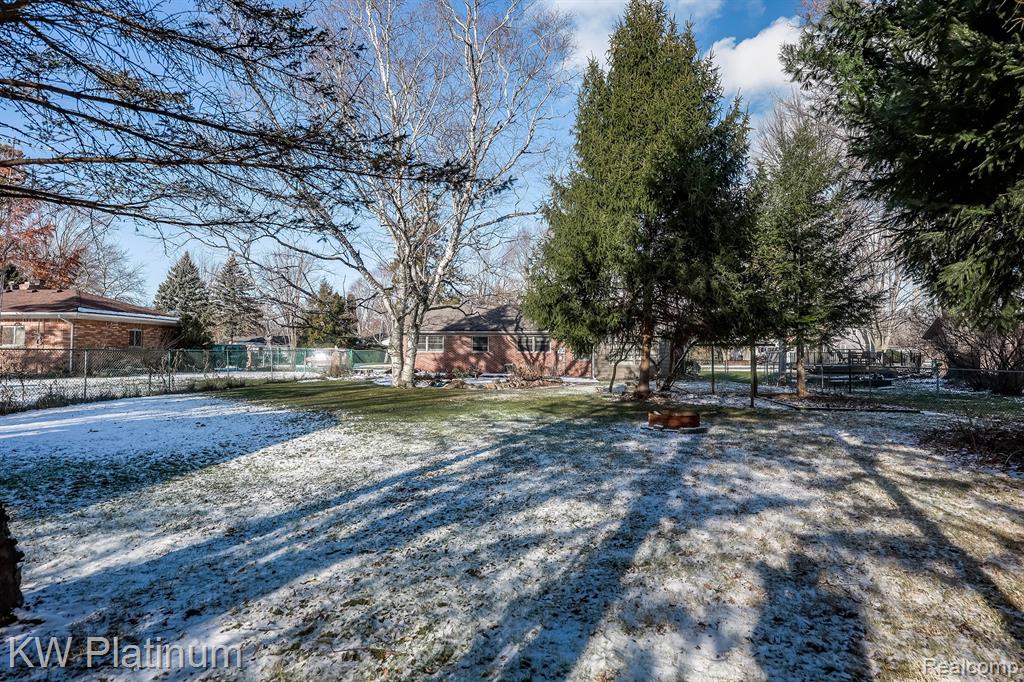 541 Cloverlawn Street, East China, MI — Photo 30