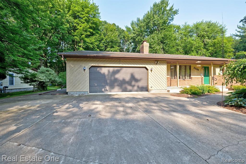 2225 LYNN Road, Sanford, MI 48657 — Photo 71