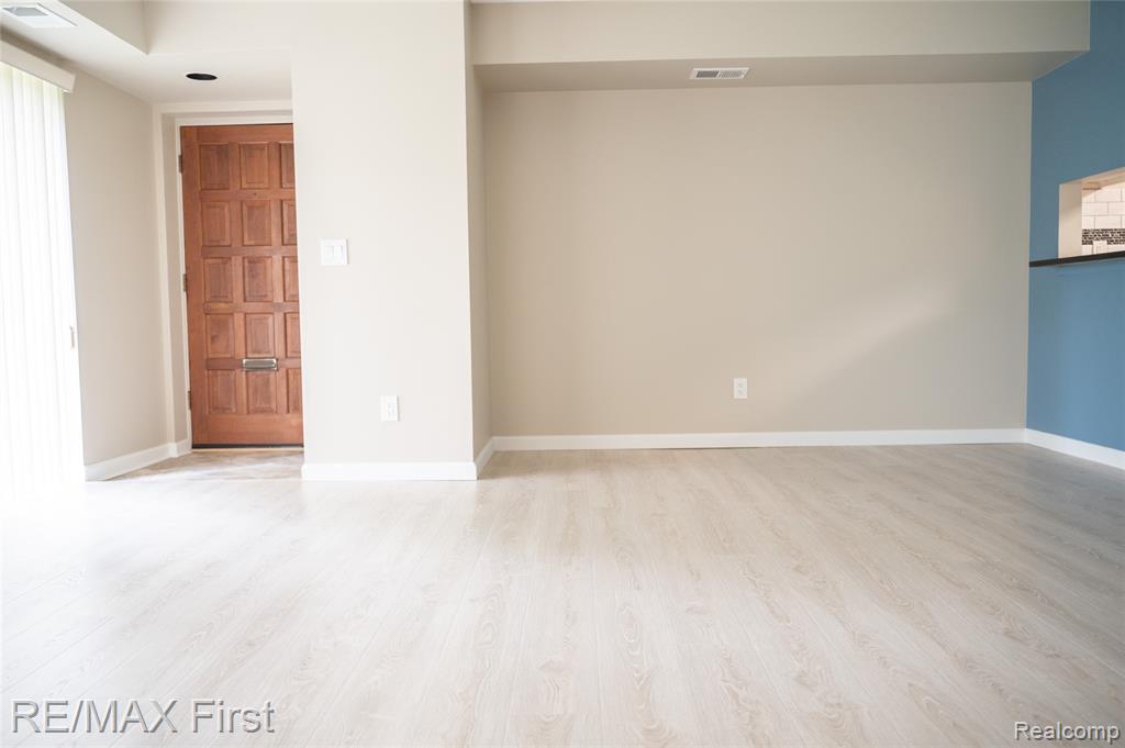 17865 University Park Drive, Livonia, MI 48152 — Photo 18