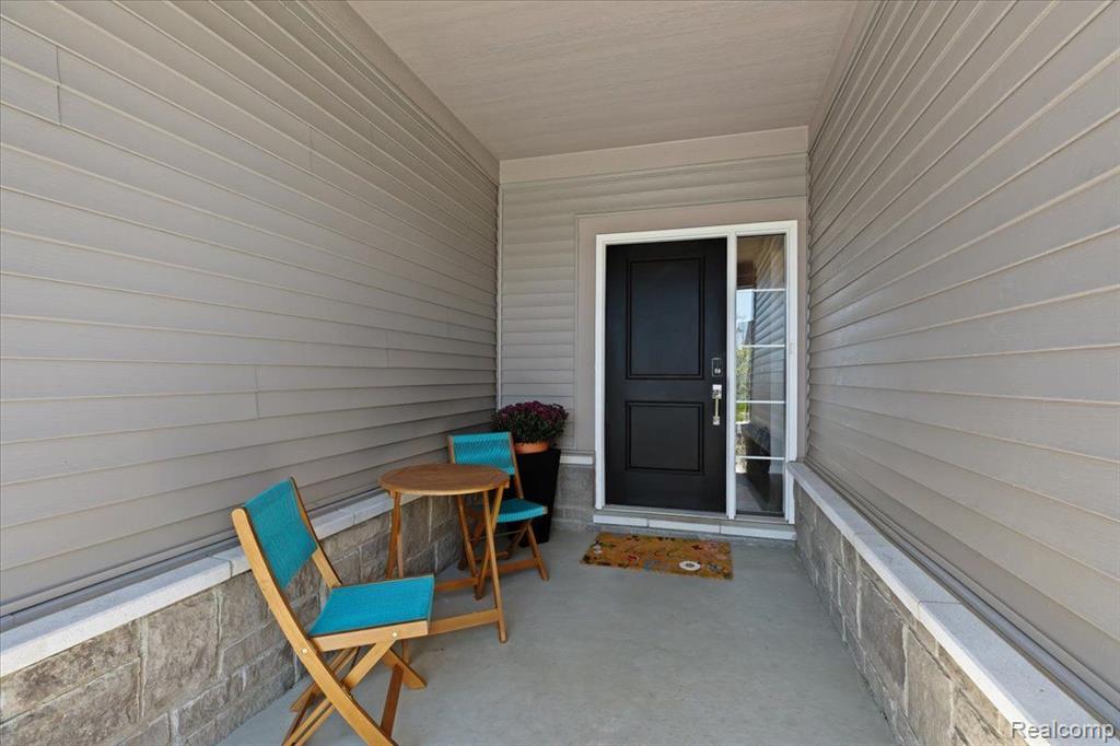 8045 CARSTON Lane, Brighton, MI 48116 — Photo 3