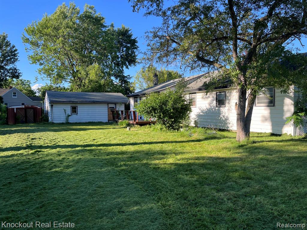 7151 Estrelle Avenue, Mount Morris, MI 48458 — Photo 13