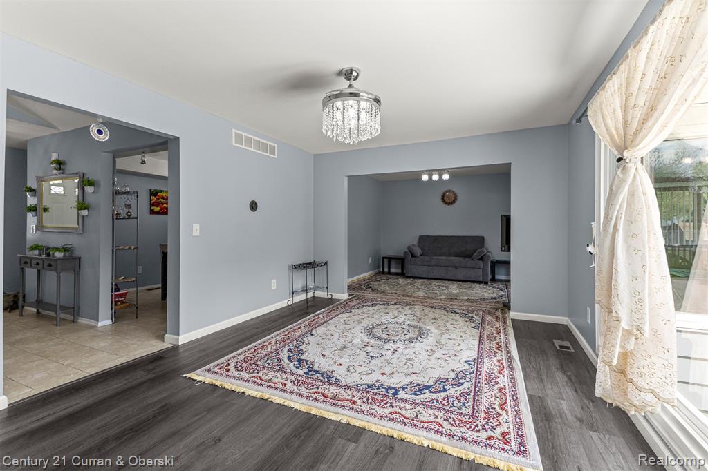 45561 Edgewood Court, Canton, MI 48187 — Photo 12