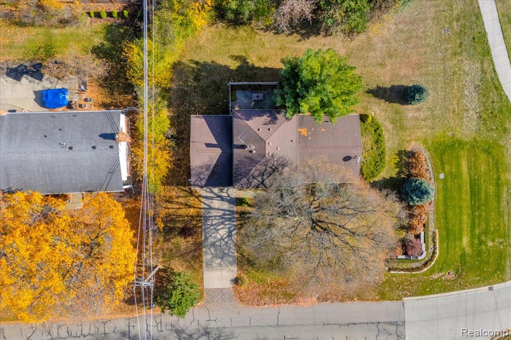 7477 Heather Heath Lane, West Bloomfield, MI — Photo 41