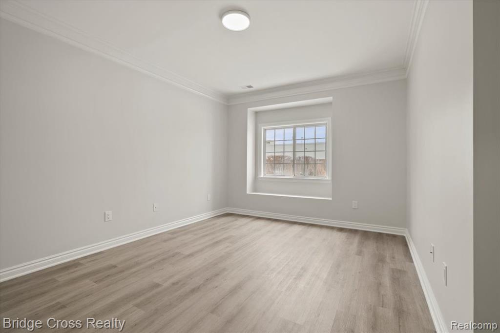5685 Twin Oaks Drive, Sterling Heights, MI 48314 — Photo 17
