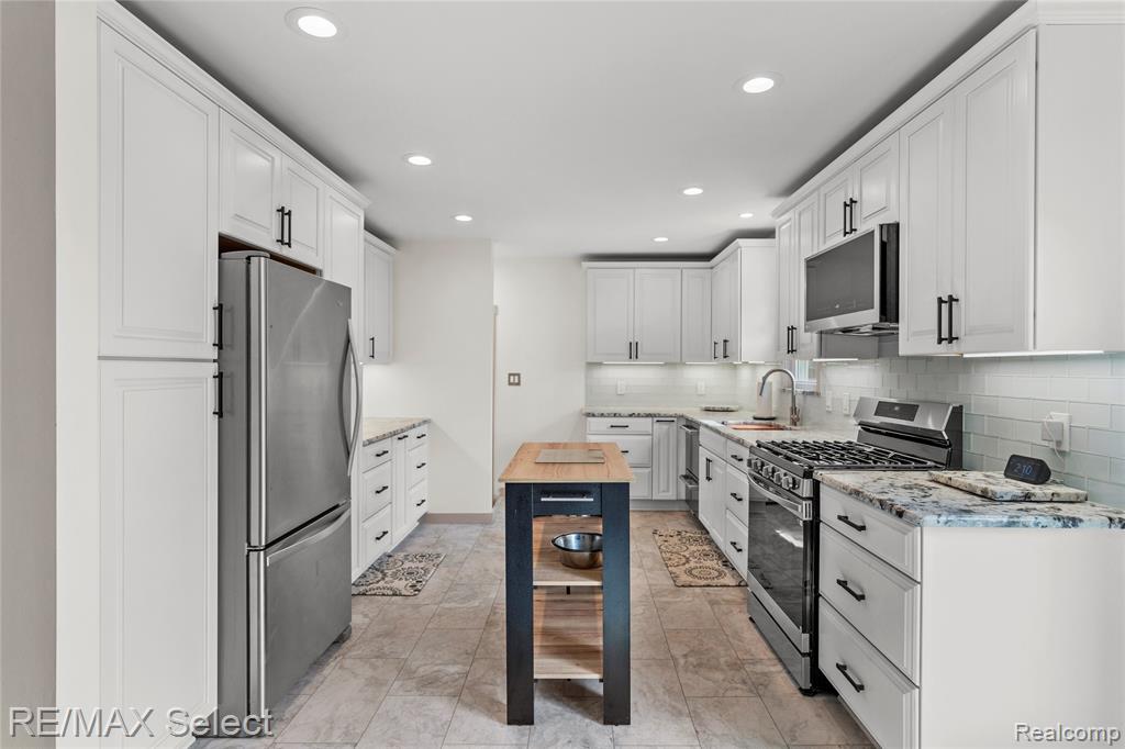 3101 W Maple Avenue, Flint, MI 48507 — Photo 11