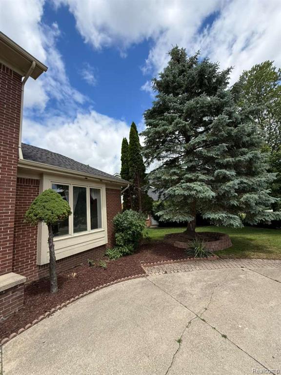 7782 Watford Drive, West Bloomfield, MI — Photo 27
