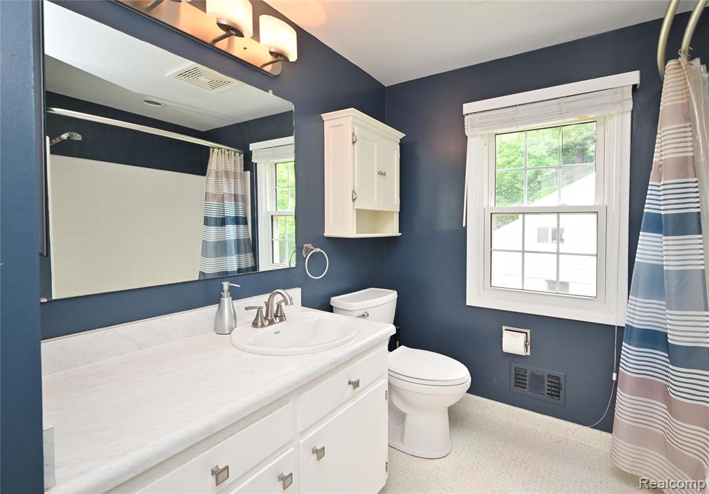 31310 Foxboro Way, Beverly Hills, MI 48025 — Photo 25