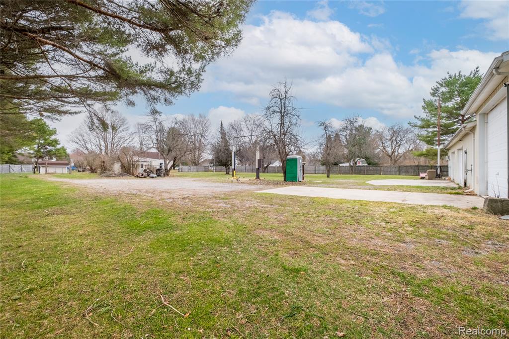 8219 N Genesee Road, Mount Morris, MI 48458 — Photo 24