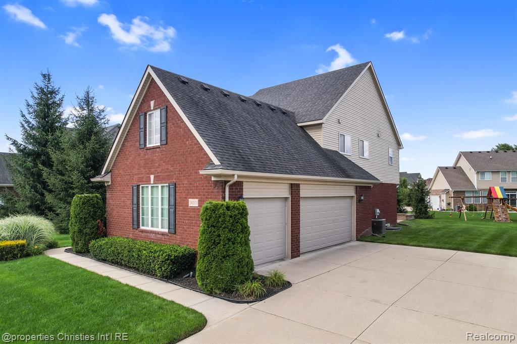 24353 BROMPTON Way, South Lyon, MI 48178 — Photo 15